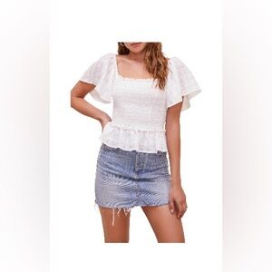 ASTR the Label January Smocked Top White Size L